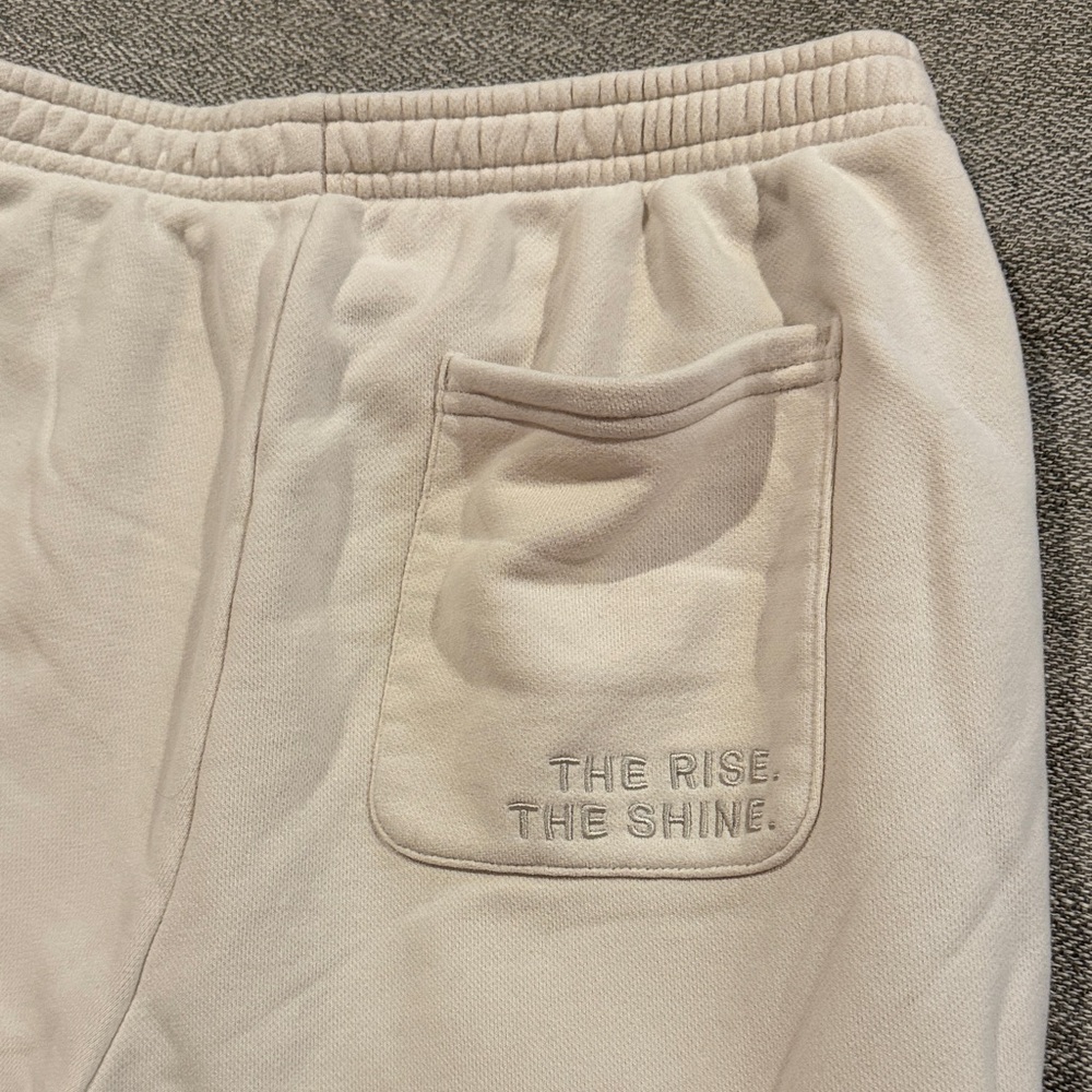 Vuori Women's Sedona Sweatpants in the Color Bone - Picture 4 of 5